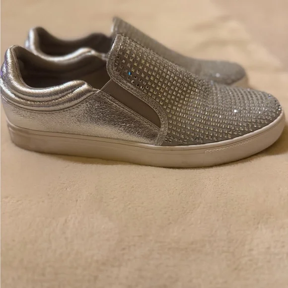 Steve Madden Metallic Silver Slip-On Shoes - Picture 5 of 6